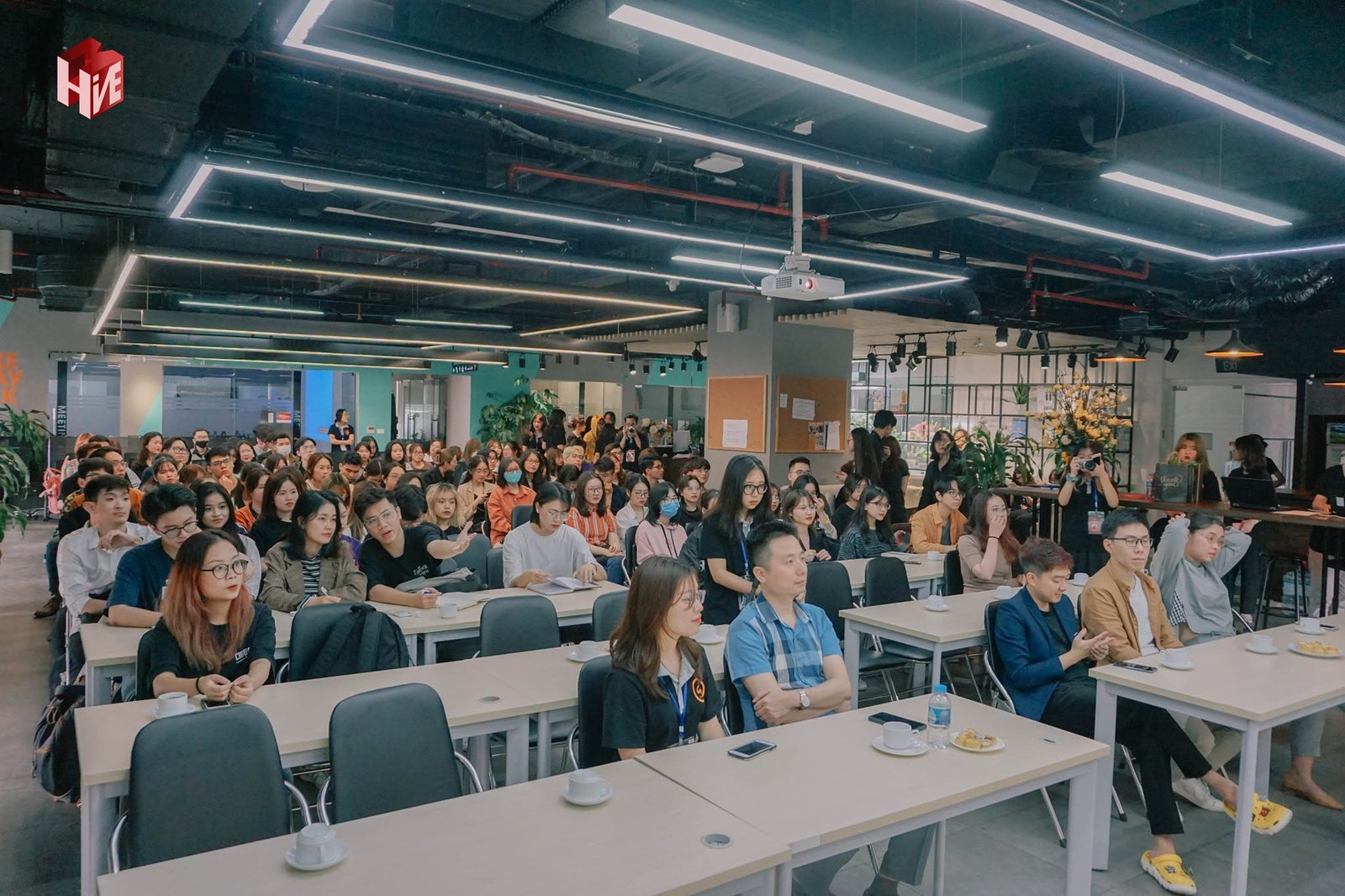 Người tham dự sự kiện Marketing Hive tại hội trường